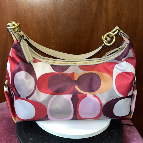 Coach  F21705  Rare  scarf print East – West Celeste hobo bag  shoulder bag LNEW - Picture 8 of 17